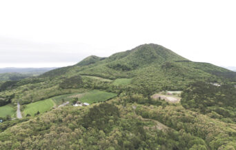 三瓶山の牧野景観 (3)