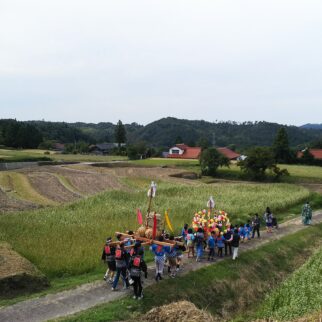 田植囃子_1539527_蕎麦畑を行く