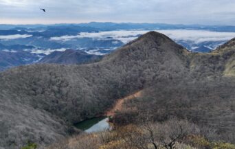 浮布の池_1538290_ハート池と雲海 en